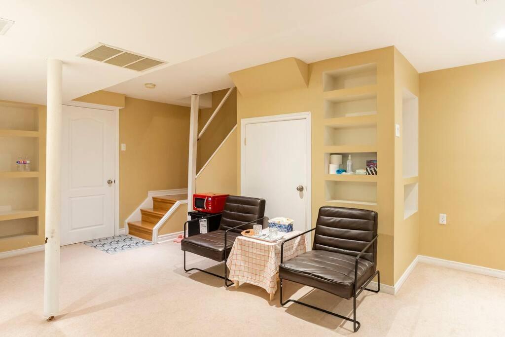 Apartment Cozy In Newmarket